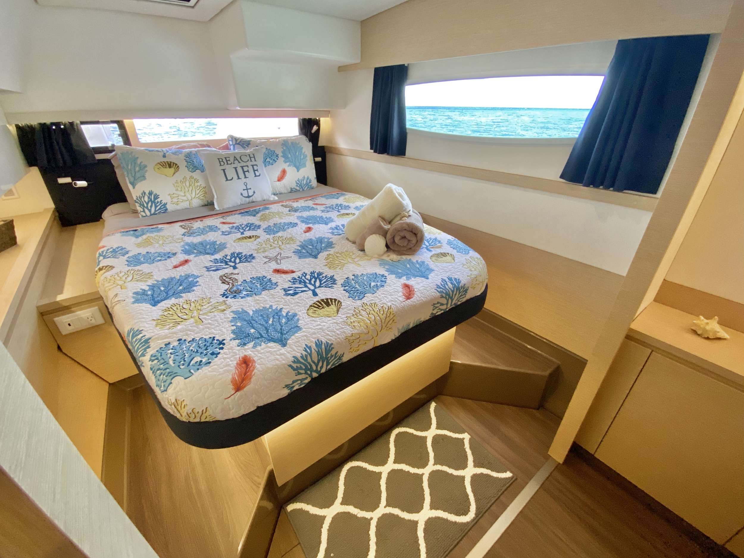 Lady Catron Saba 50 Crewed Catamaran Charters En Suite Queen Cabin