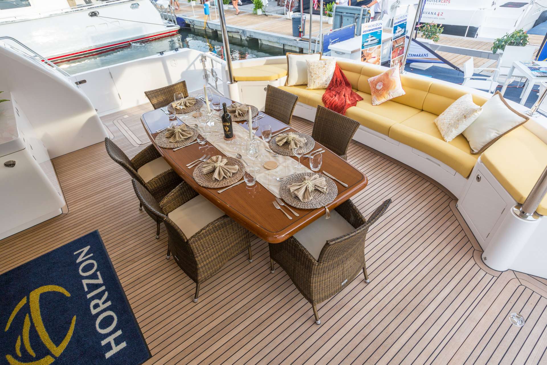 Sea Boss Horizon 60 Crewed Powercat Charters Outdoor Dining