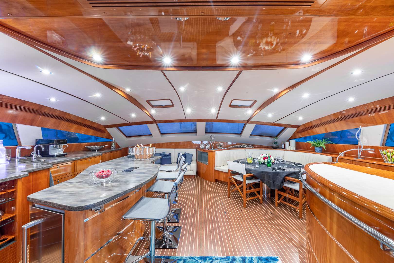 Sur L'eau Privilege 74 Crewed Catamaran Charters Salon Bar