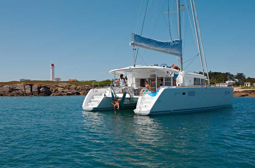 Lagoon 450 F Catamaran Squid Attack in the BVI