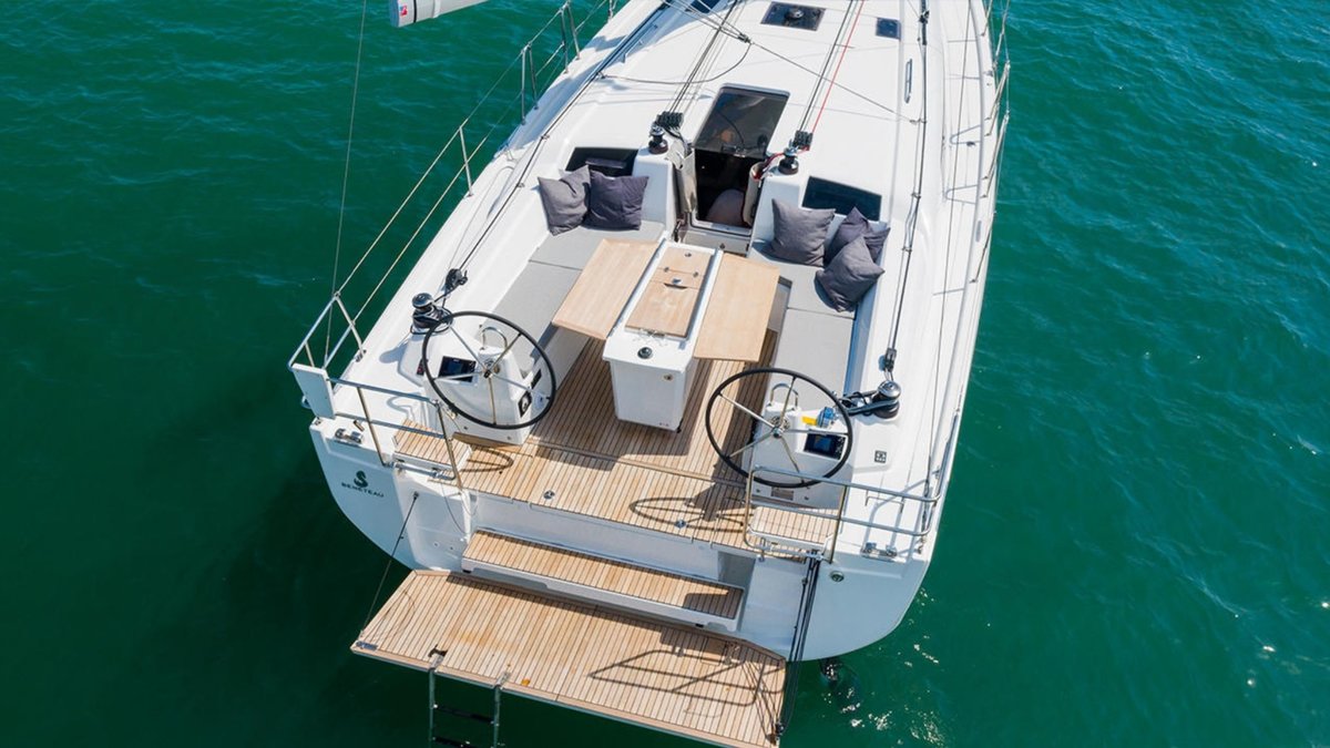 Sunsail Oceanis 40.1 Classic Image 1