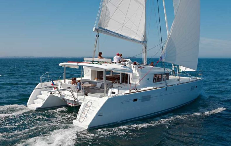 Lagoon 450 F Catamaran Dreamelli in the BVI