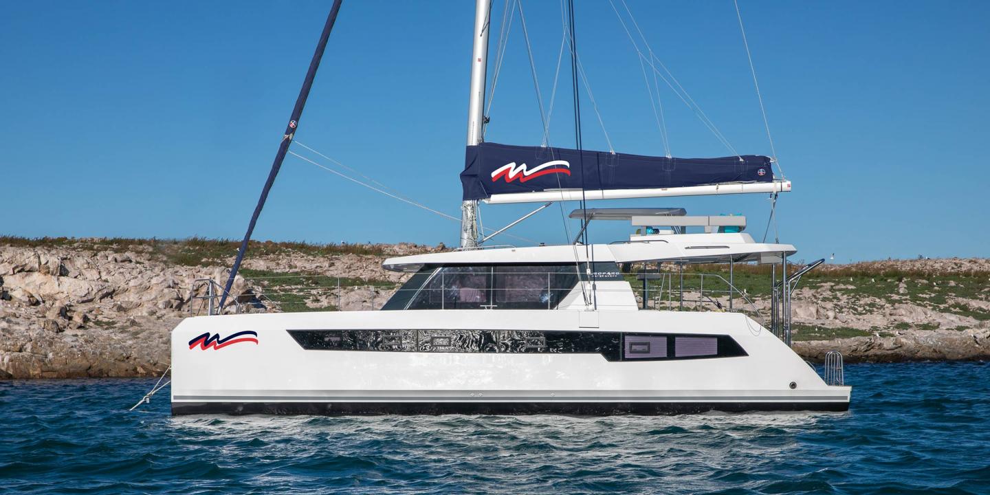 Moorings 4200 Club Class Catamaran in Tahiti