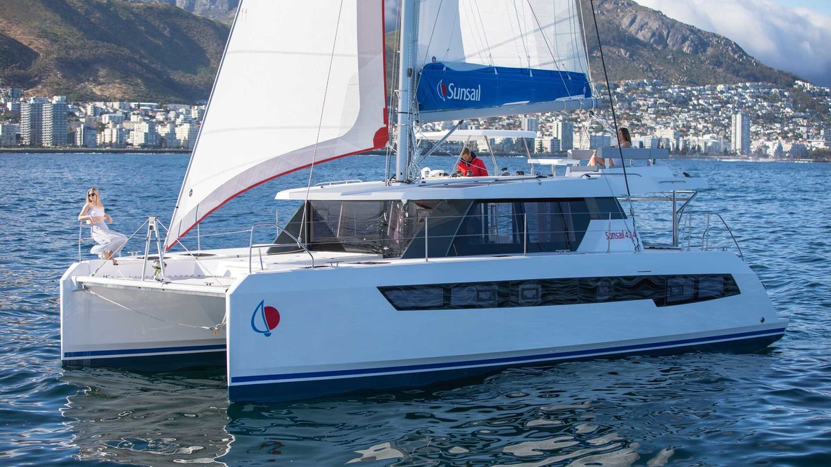 Sunsail 424 Premier Catamaran in Belize