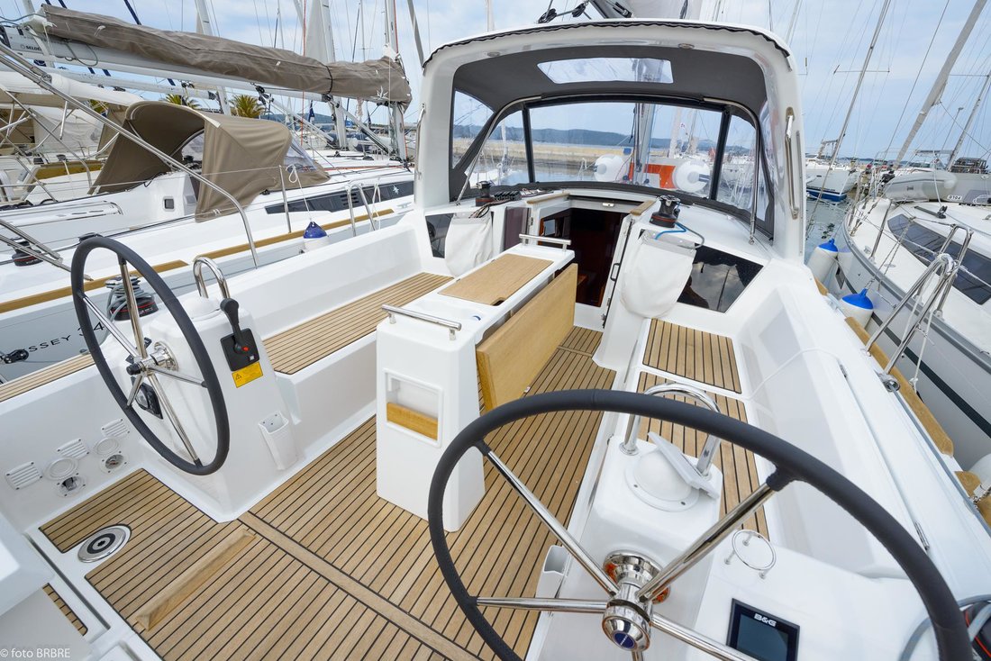 Sun Odyssey 349 Image 7