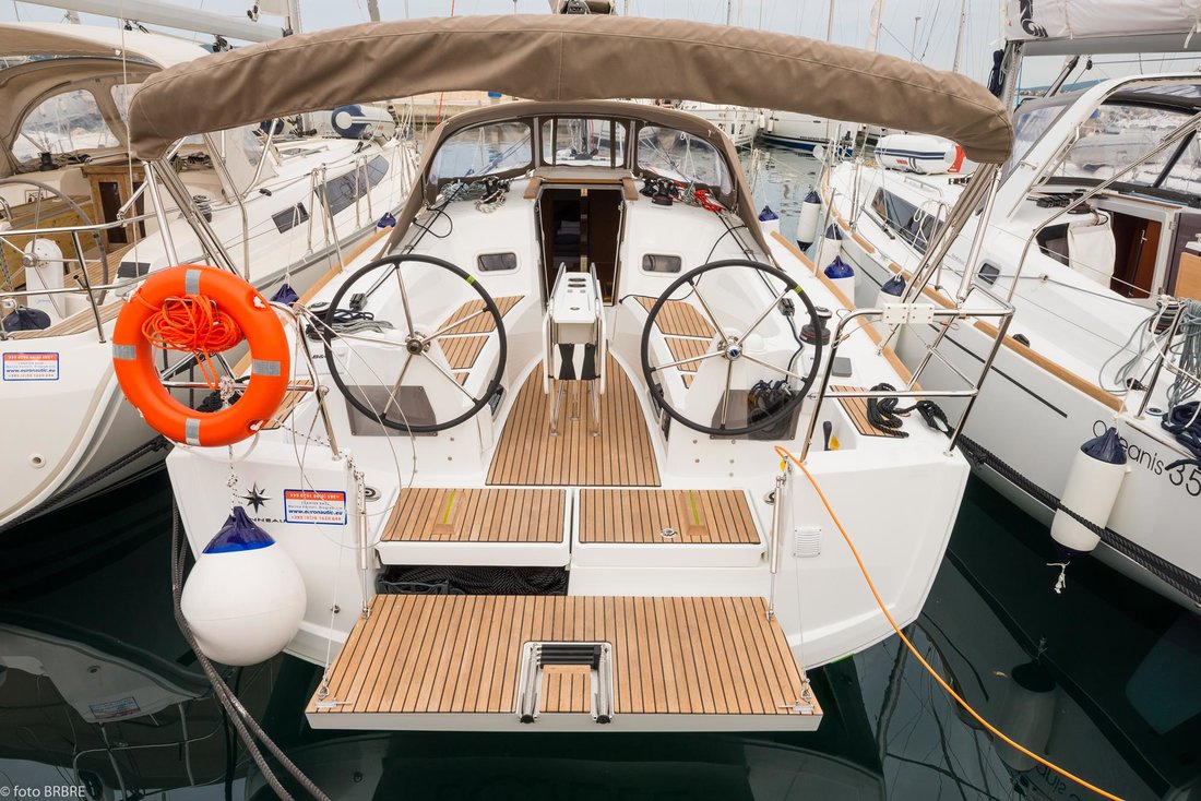 Sun Odyssey 349 Image 2