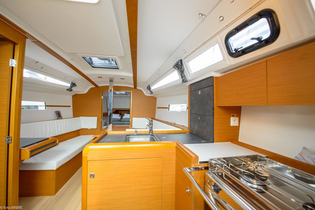 Sun Odyssey 349 Image 14