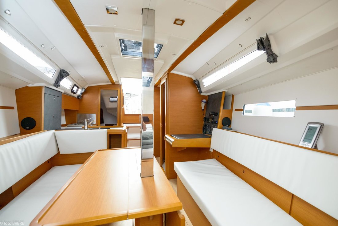 Sun Odyssey 349 Image 16