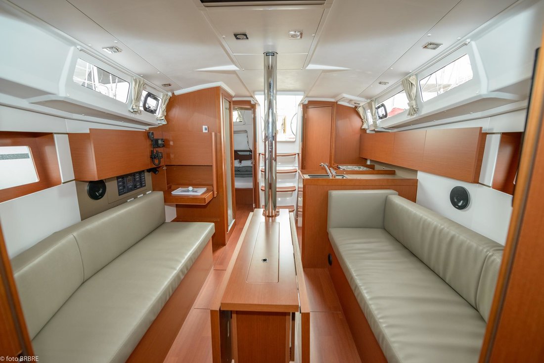 Sun Odyssey 349 Image 18