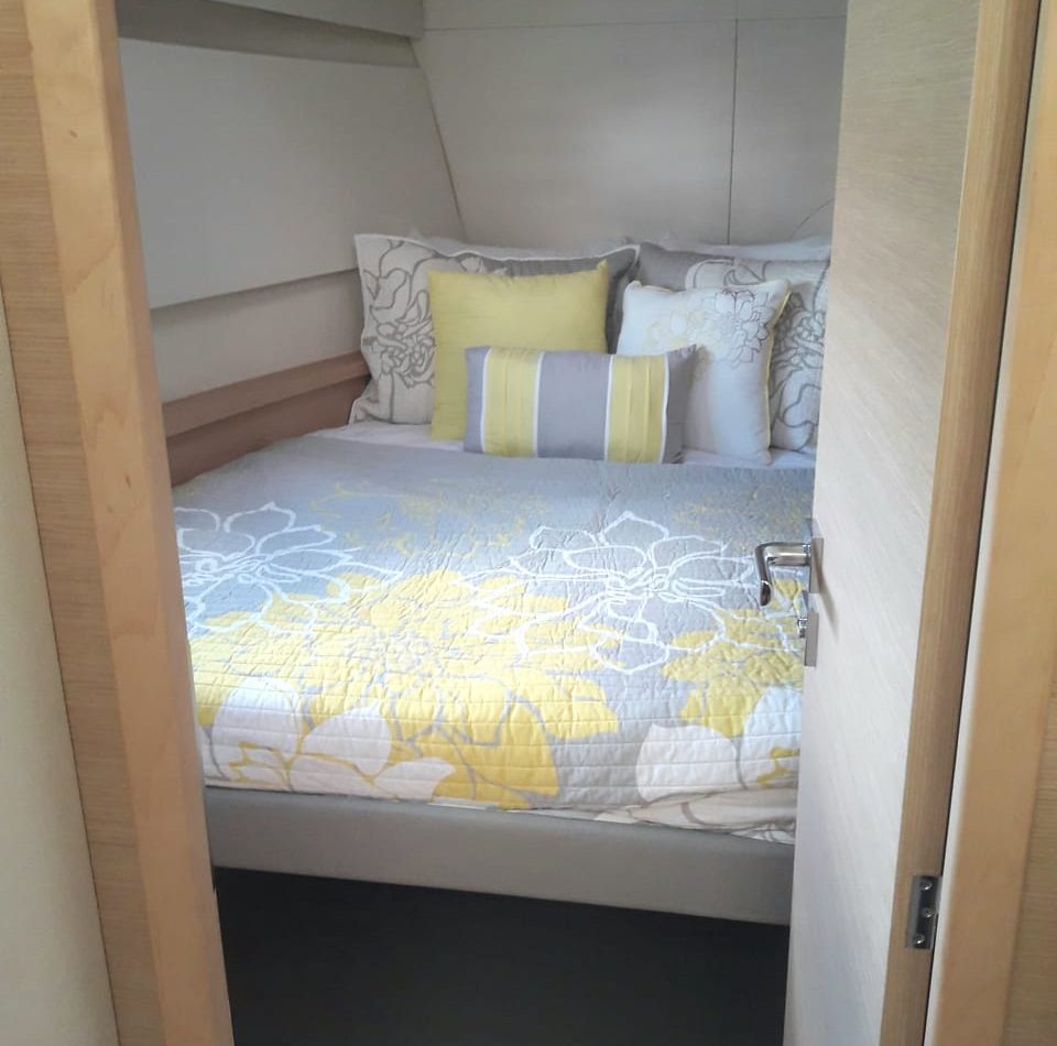 Fountaine Pajot MY37 Cat Image 7