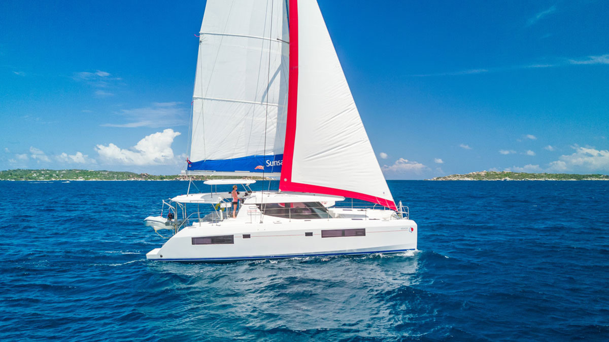 Sunsail 454 Premier Catamaran in Tahiti
