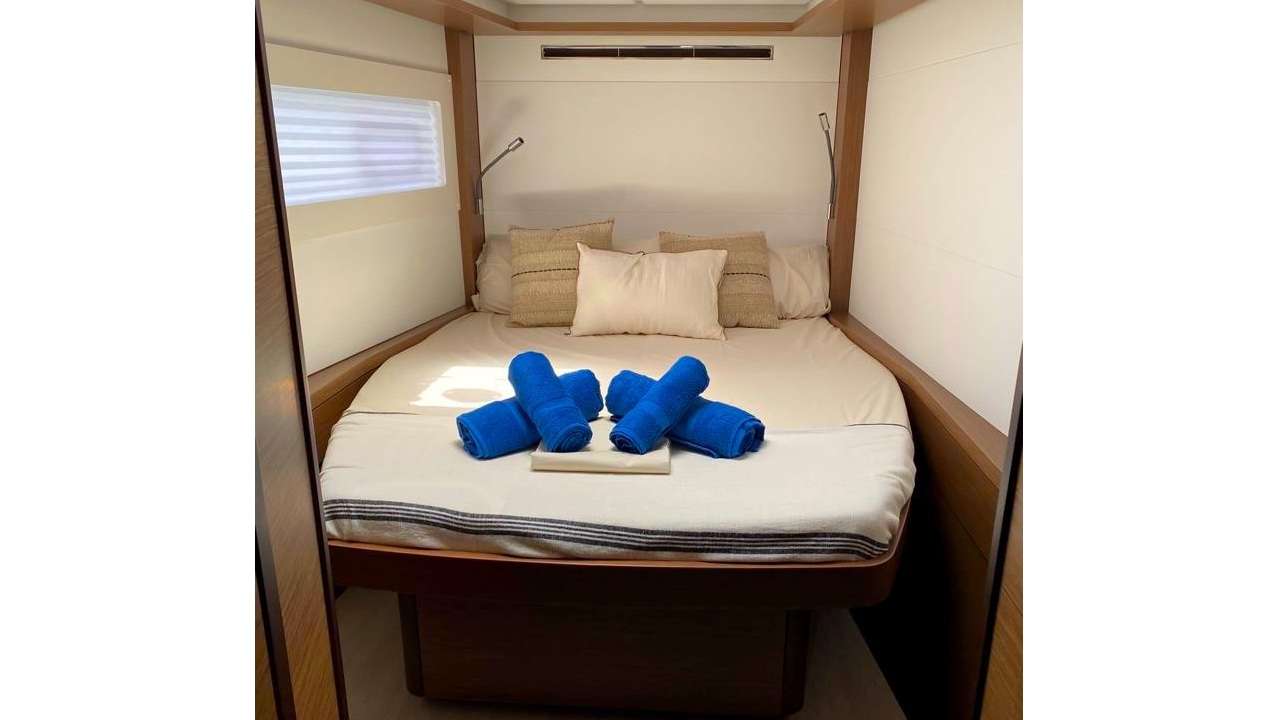 Saramimi Crewed Catamaran Charter En Suite Queen Guest Cabin