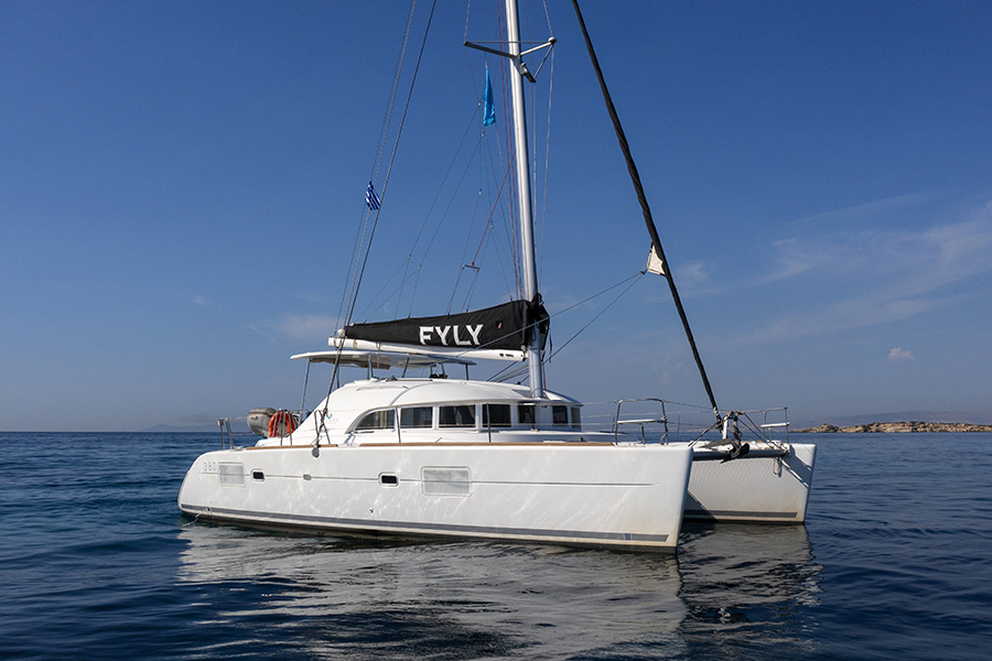 Lagoon 380 Catamaran Dino in Greece