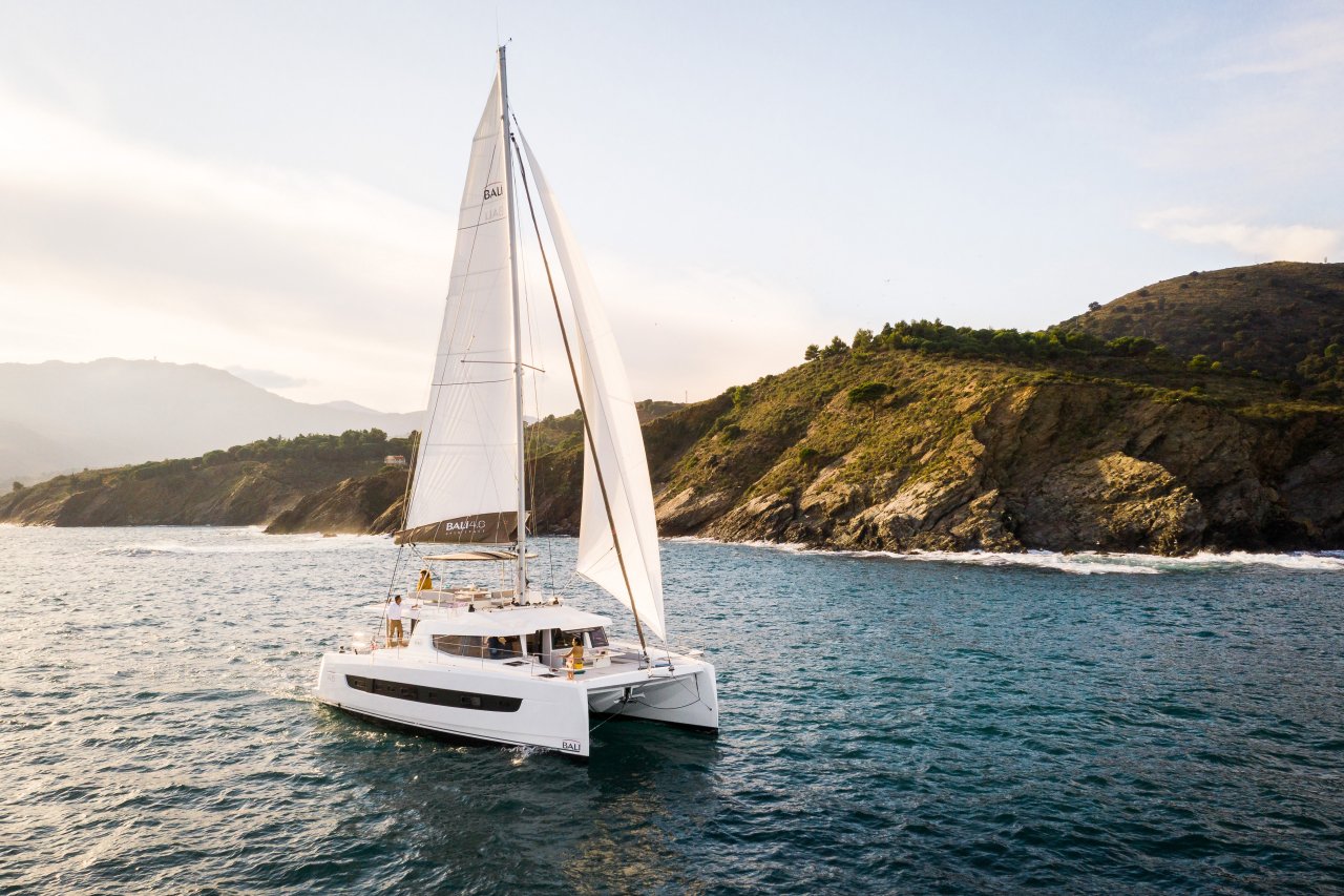 Bali 4.6 Catamaran DartAbout in Bahamas