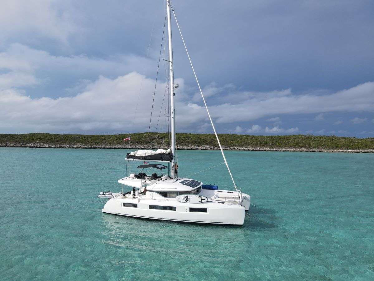 Esperanza II crewed lagoon 50 catamaran charters Sailing the Virgin Islands.