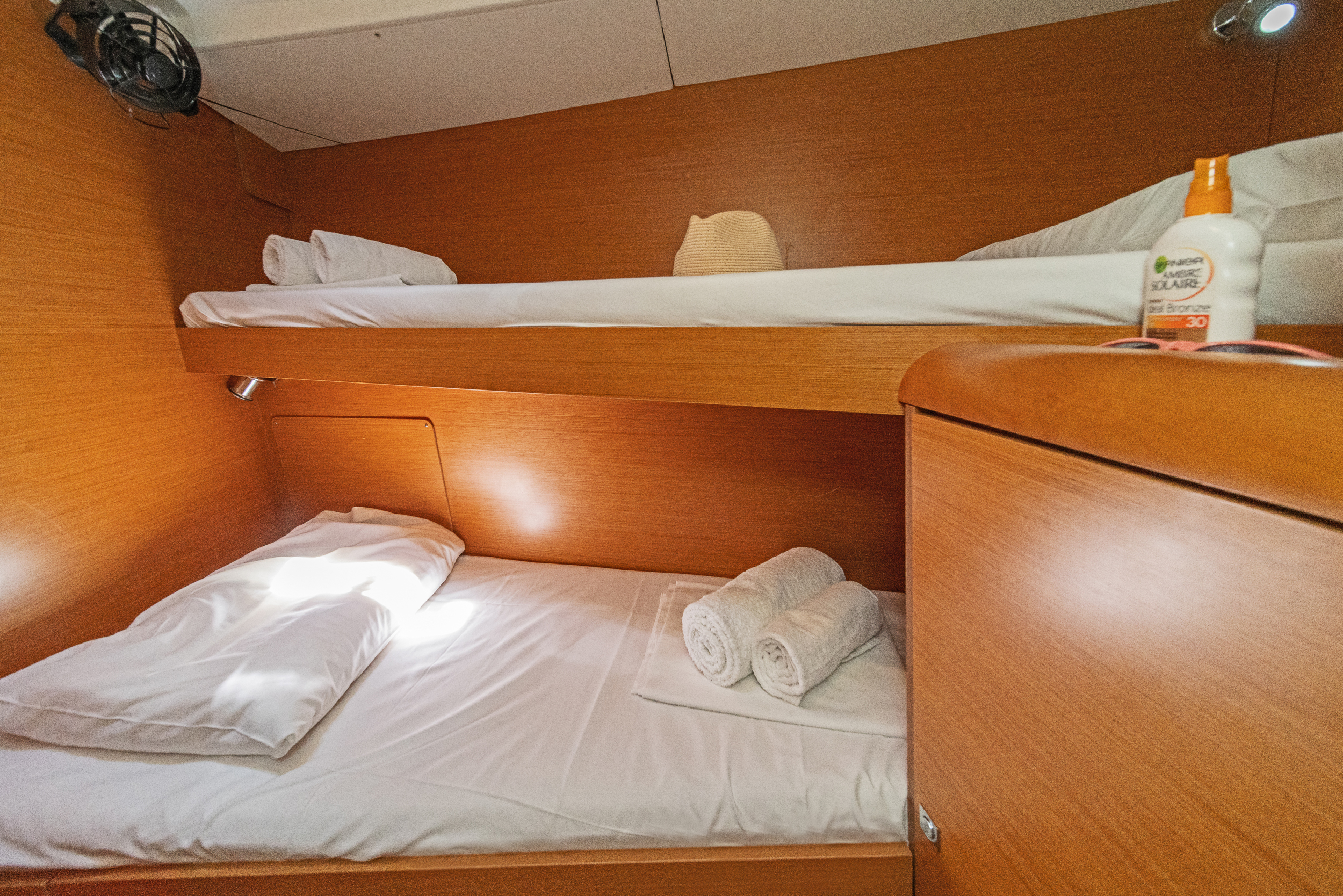 Sun Odyssey 439 Image 5