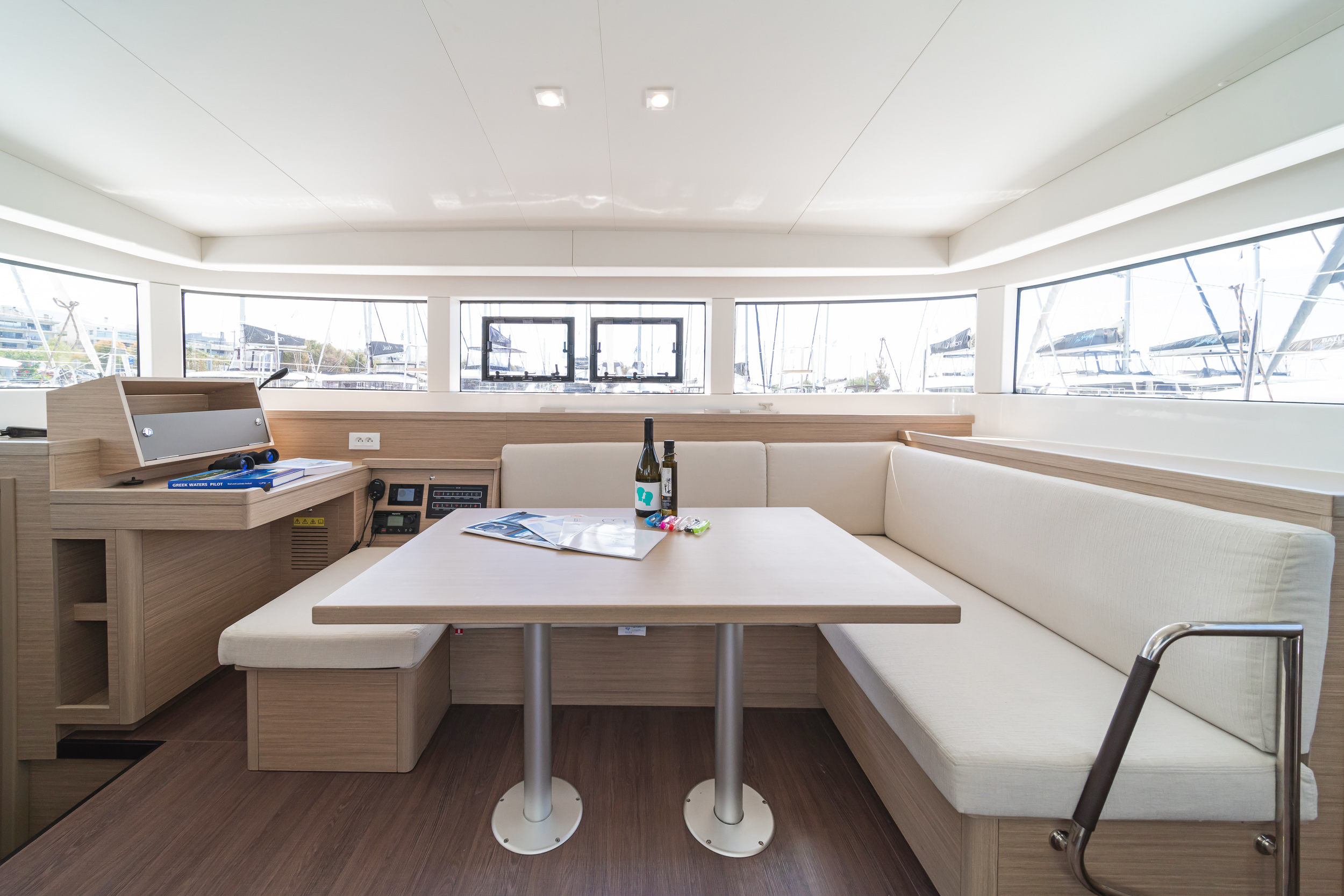 Lagoon 40 - 4 + 2 cab Image 7