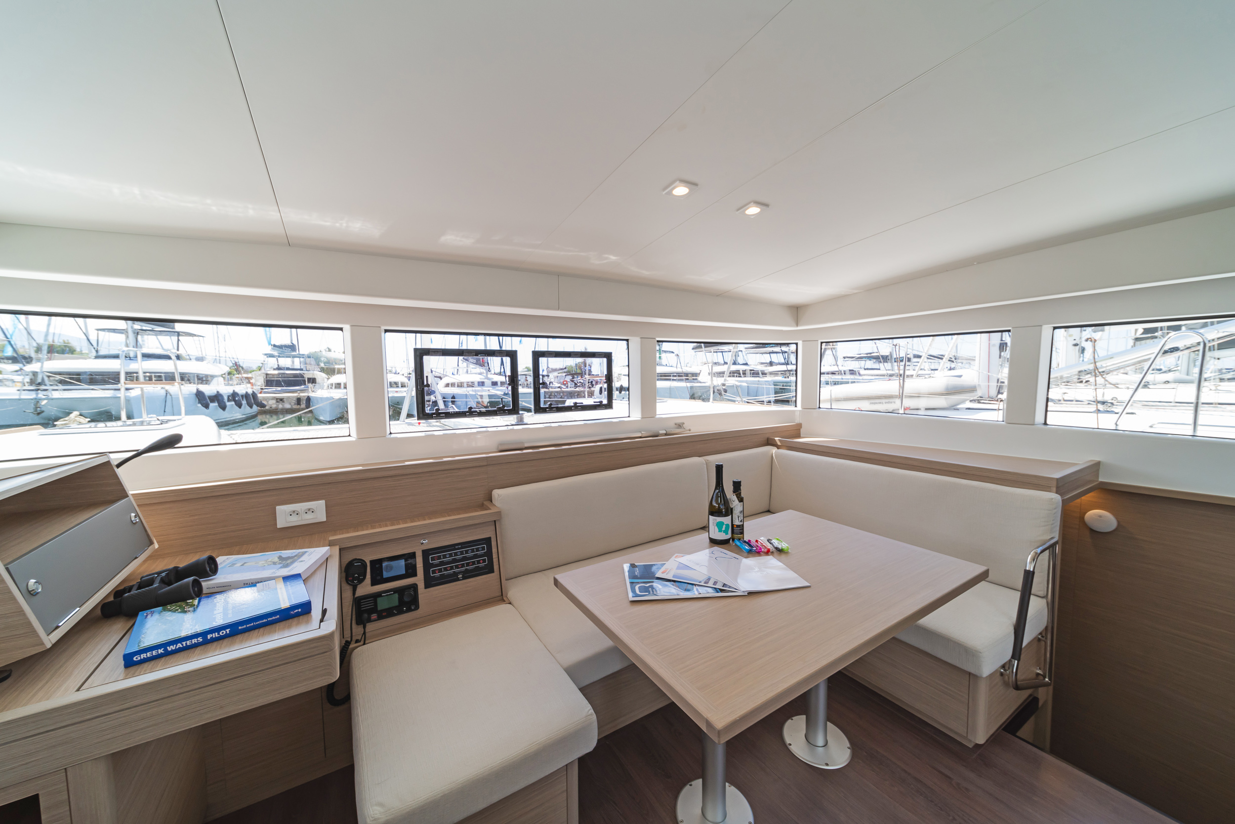 Lagoon 40 - 4 + 2 cab Image 9