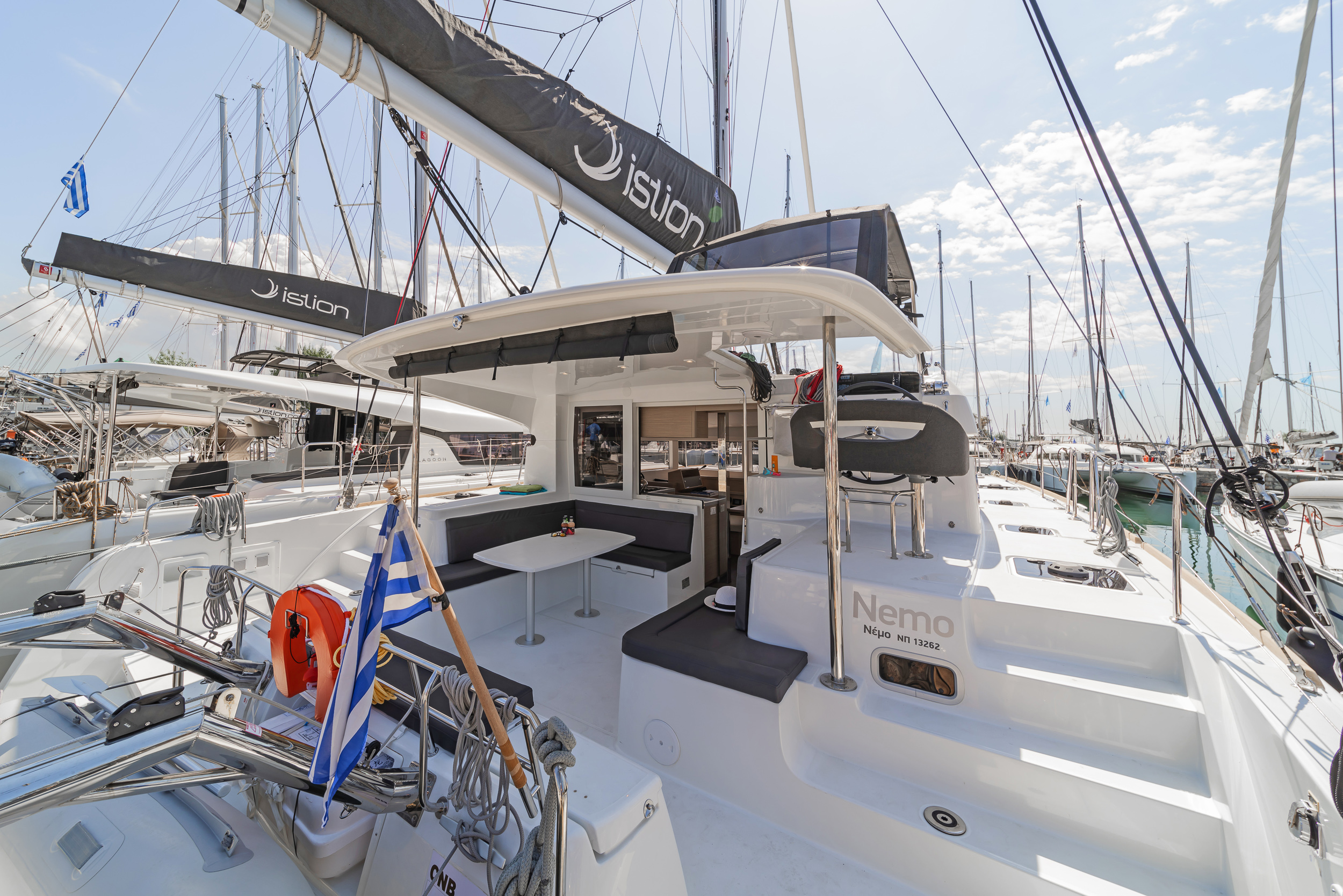 Lagoon 40 - 4 + 2 cab Image 12