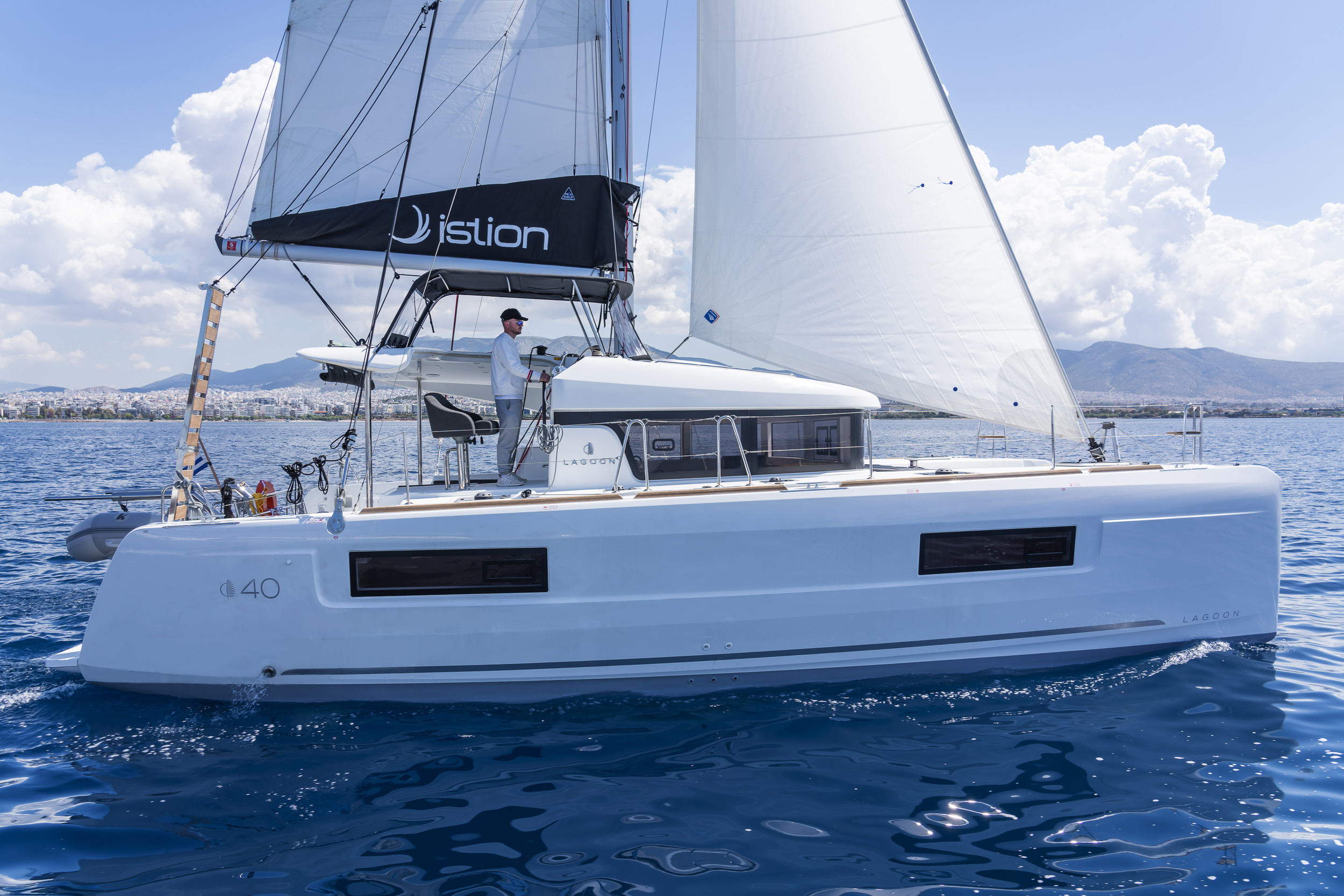 Lagoon 40 - 4 + 2 cab Image 18