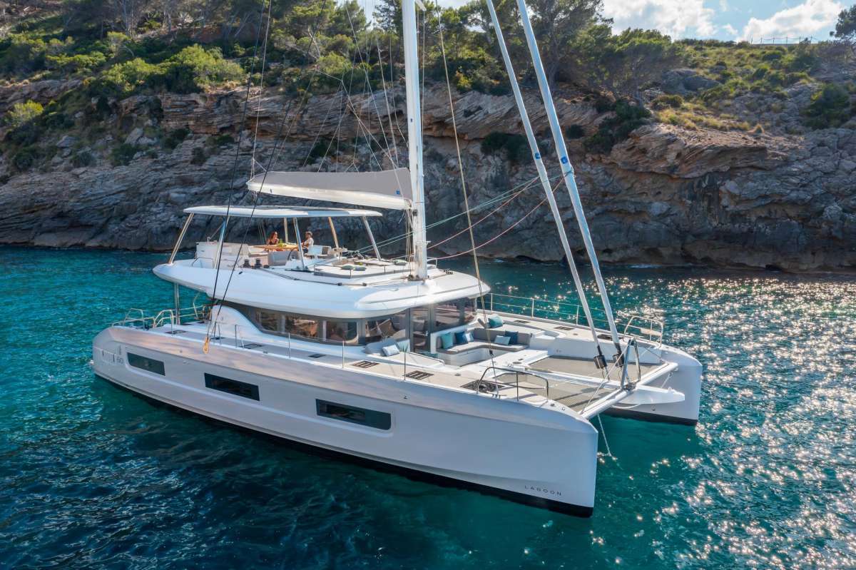 Minted One Crewed Lagoon 60 Catamaran discount Sailing the BVI